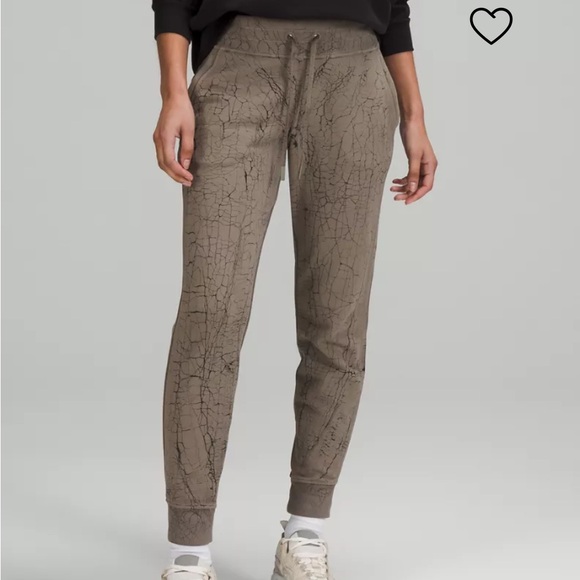 Lululemon🖤🪶NWT to dye for  joggers - Picture 6 of 16
